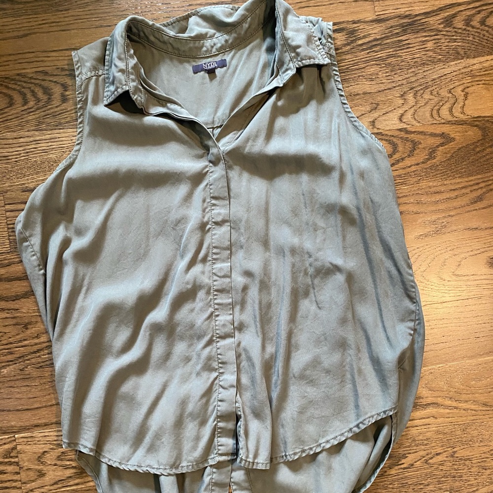 Olive NYDJ button down tank